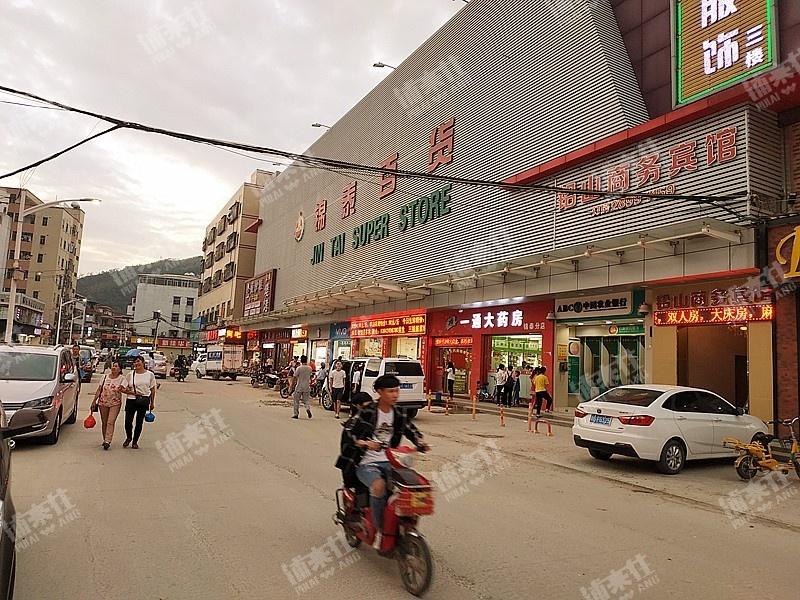 龙岗区横岗西坑二村购物百货旁50㎡烧烤/餐饮店成功转出_深圳生意转让